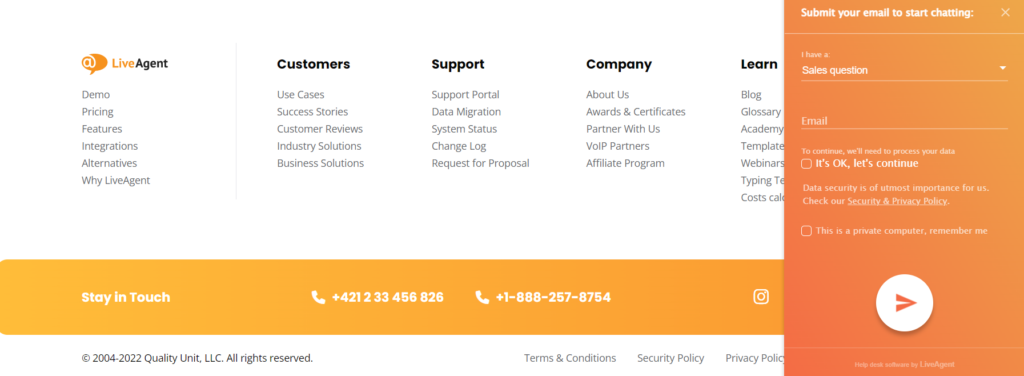 Pie de página y chat en vivo de LiveAgent